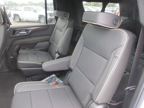 New 2026 GMC Yukon XL Elevation w/ Elevation Premium Package AWD/4WD image 12