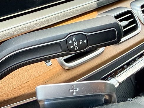 Used 2024 Mercedes-Benz GLE 350 4MATIC w/ Winter Package image 28