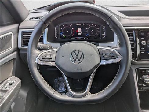 Used 2022 Volkswagen Atlas Cross Sport SE w/ Black Wheel Package AWD/4WD image 13