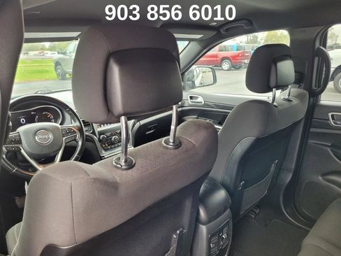 Used 2020 Jeep Grand Cherokee Laredo image 32