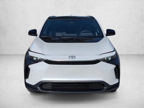 Used 2023 Toyota bZ4X XLE image 2