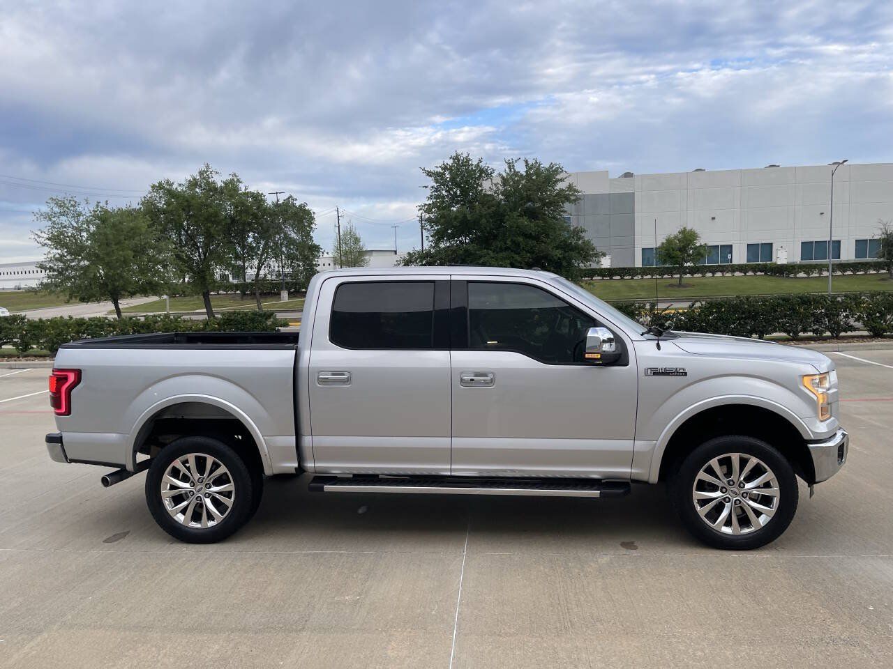 Used 2015 Ford F150 Lariat w/ Equipment Group 502A Luxury RWD image 5