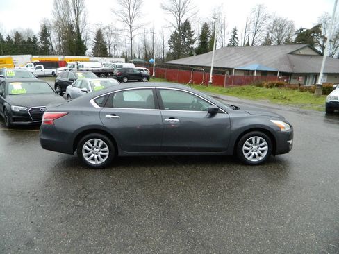 Used 2013 Nissan Altima 2.5 S image 9
