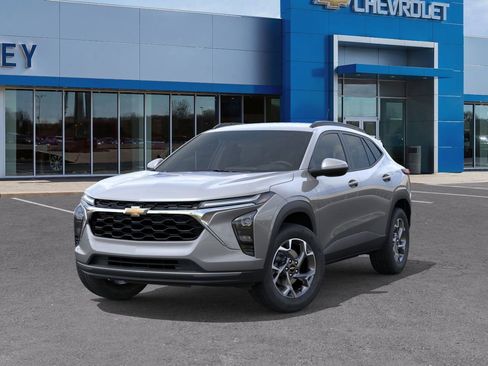 New 2026 Chevrolet Trax LT w/ Driver Confidence Package image 12