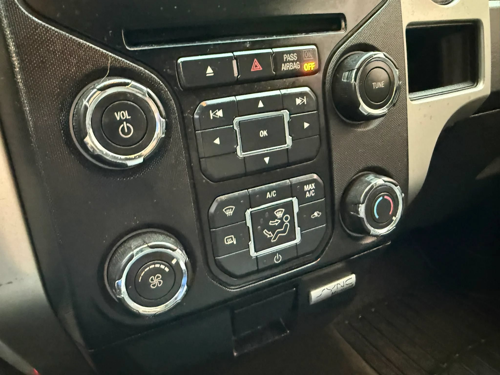 Used 2013 Ford F150 XLT w/ XLT Chrome Pkg AWD/4WD image 11