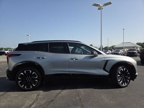Used 2025 Chevrolet Blazer EV RS AWD/4WD image 17