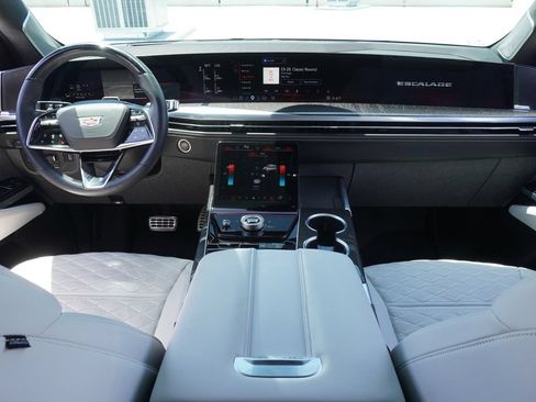 Certified 2025 Cadillac Escalade ESV V AWD/4WD image 12