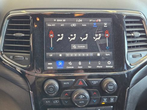 Used 2020 Jeep Grand Cherokee Altitude image 25