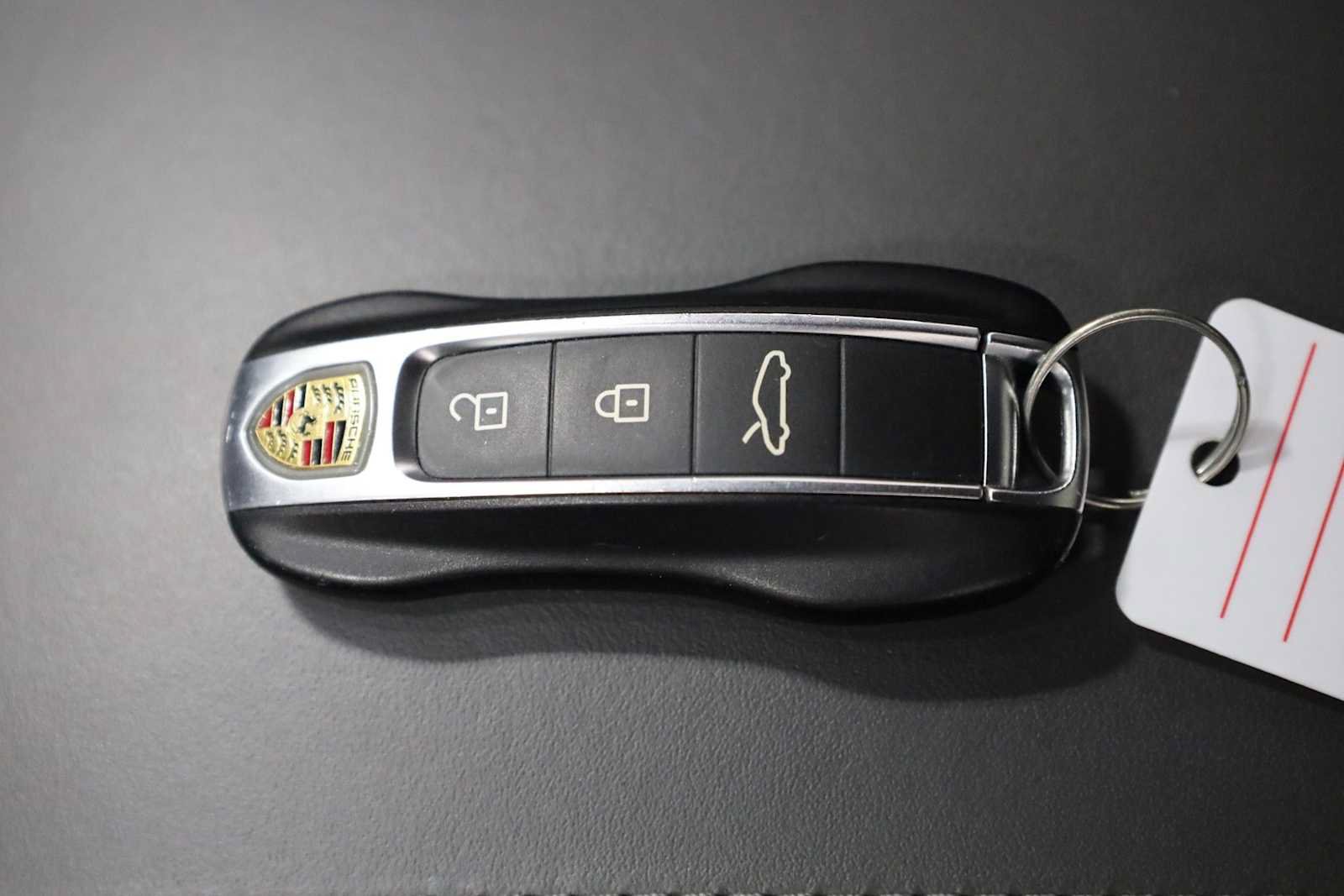 Certified 2020 Porsche 911 Carrera S RWD image 39