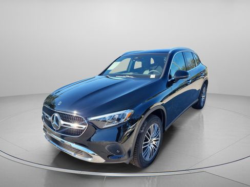 Certified 2026 Mercedes-Benz GLC 300 image 2