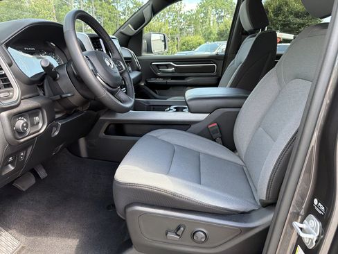 Used 2025 RAM 1500 Big Horn AWD/4WD image 11