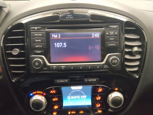 Used 2016 Nissan Juke SV AWD/4WD image 25