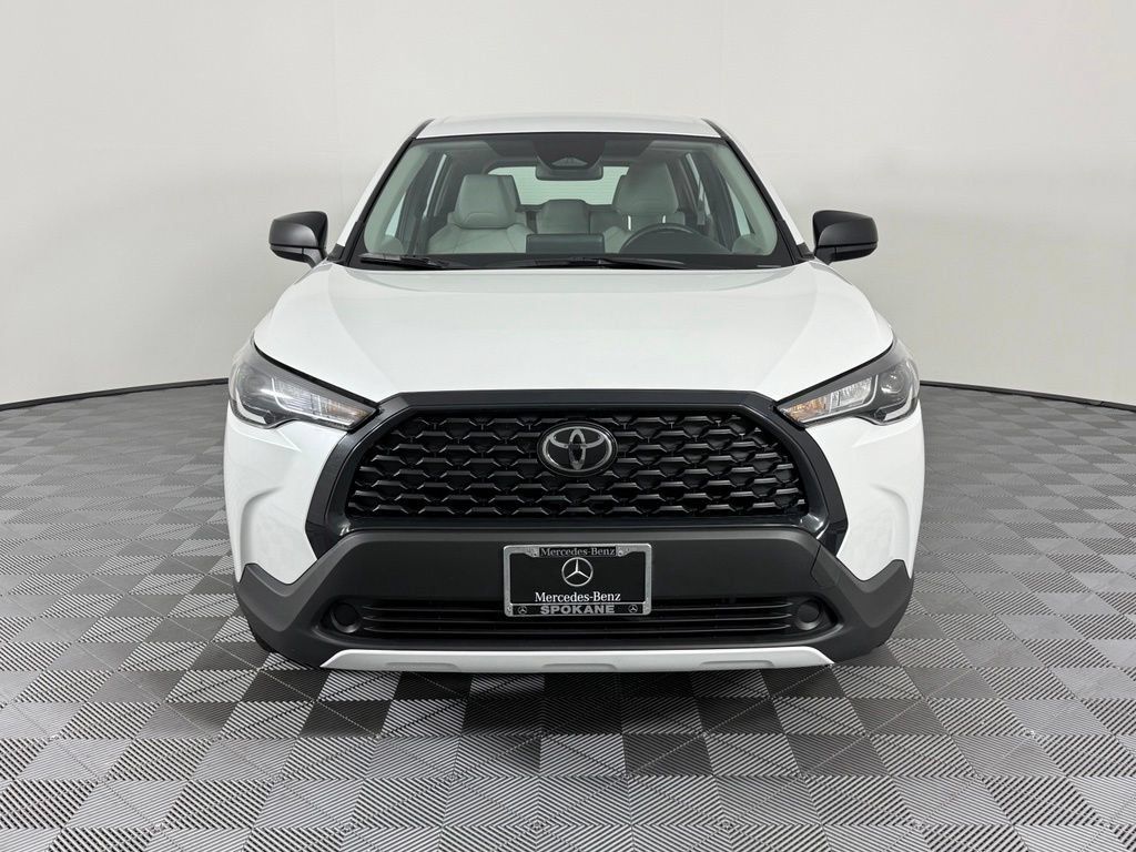 Used 2024 Toyota Corolla Cross L AWD/4WD image 2