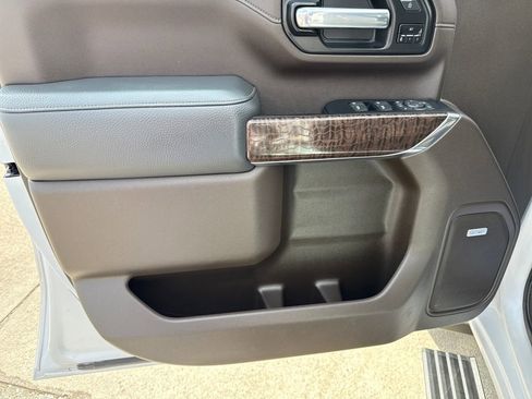 Used 2023 GMC Sierra 3500 Denali w/ Denali Ultimate Package image 10