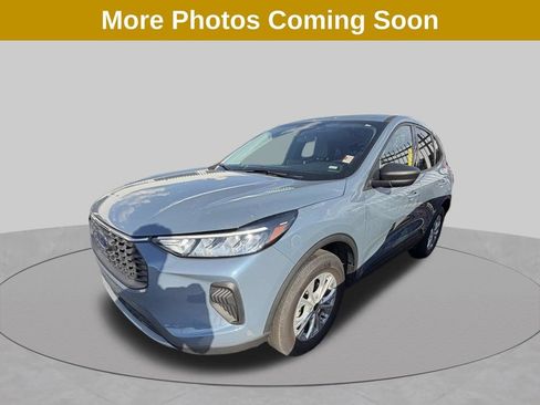 Used 2025 Ford Escape Active AWD/4WD image 2