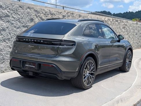Certified 2025 Porsche Macan Electric image 7