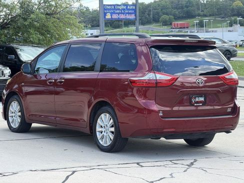 Used 2016 Toyota Sienna XLE w/ XLE Navigation Package AWD/4WD image 5
