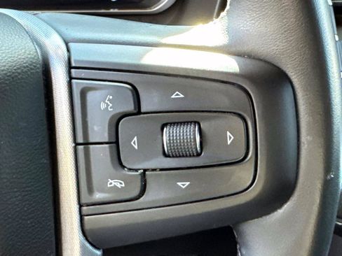 Used 2023 GMC Yukon SLT w/ SLT Luxury Package image 22