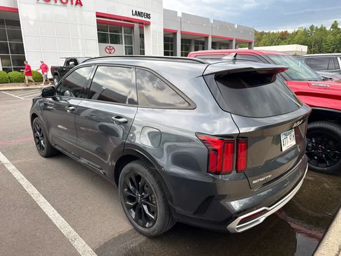 Used 2023 Kia Sorento SX FWD image 5
