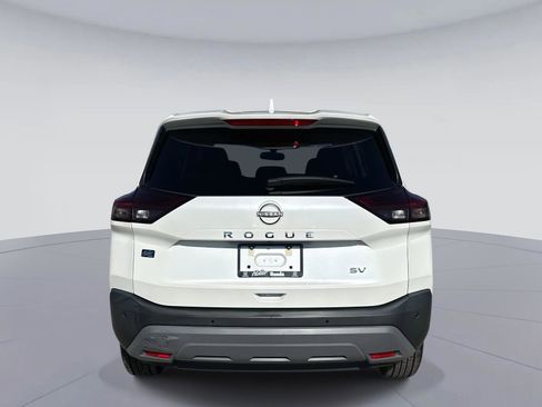 Used 2023 Nissan Rogue SV image 5