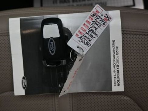 Used 2023 Ford Expedition Max Limited image 14