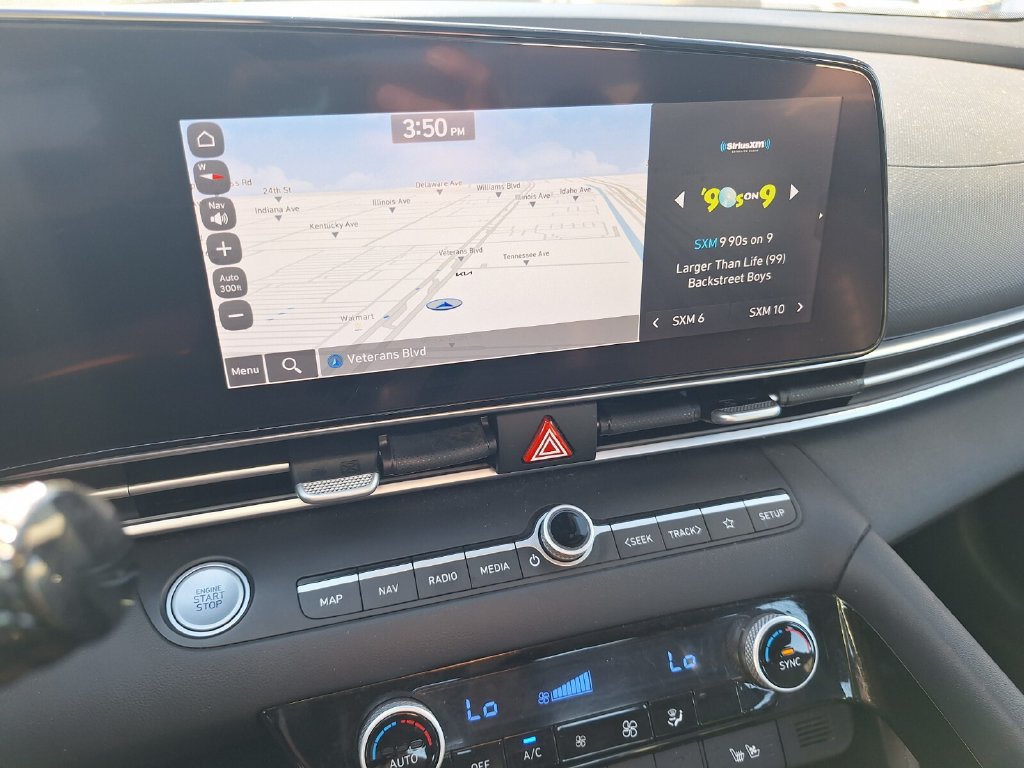 Used 2022 Hyundai Elantra Limited w/ Cargo Package FWD image 22