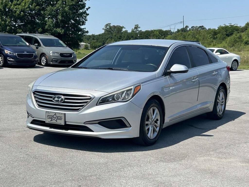 Used 2017 Hyundai Sonata SE FWD image 3