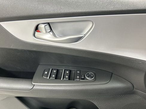 Used 2023 Kia Forte LXS FWD image 11