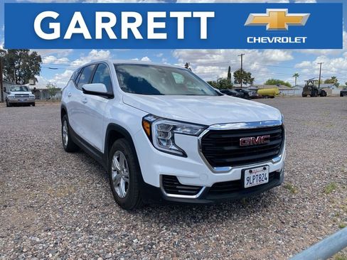 Used 2024 GMC Terrain SLE image 1