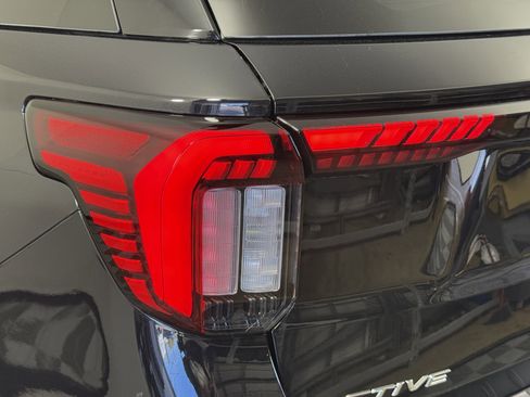 New 2026 Ford Explorer Active w/ Active Comfort Package RWD image 8