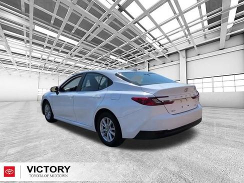 Used 2025 Toyota Camry LE image 4
