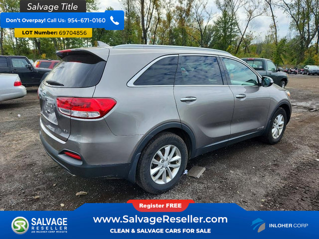Used 2017 Kia Sorento AWD w/ LX V6 Convenience Package image 4