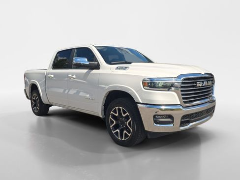 Used 2025 RAM 1500 Laramie AWD/4WD image 8