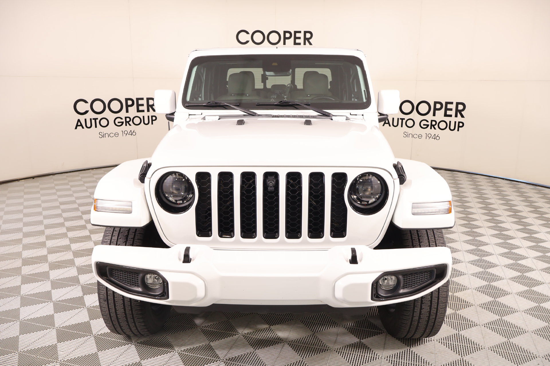 Used 2023 Jeep Gladiator Overland AWD/4WD image 10