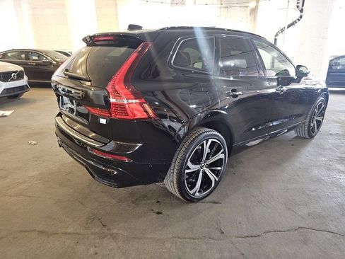 Certified 2024 Volvo XC60 T8 Ultimate w/ Protection Package Premier image 4