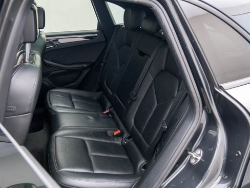 Used 2017 Porsche Macan image 17