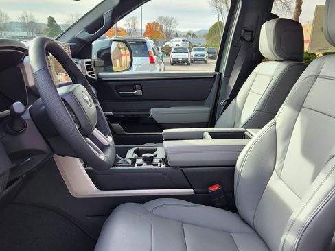 New 2026 Toyota Tundra Limited AWD/4WD image 10