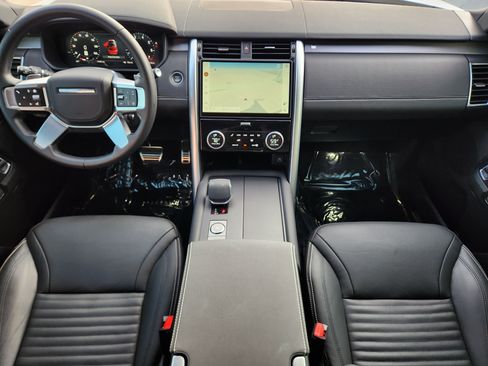 Certified 2025 Land Rover Discovery Dynamic SE AWD/4WD image 23