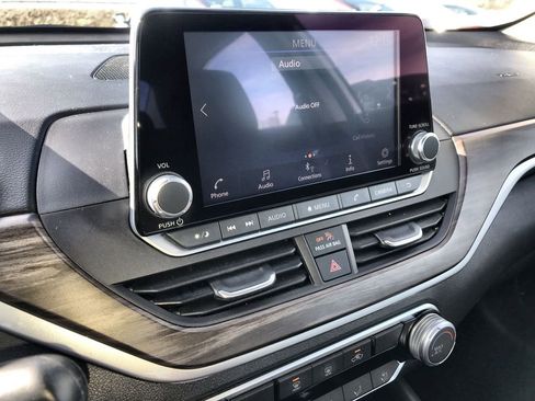 Used 2023 Nissan Altima 2.5 SV image 16