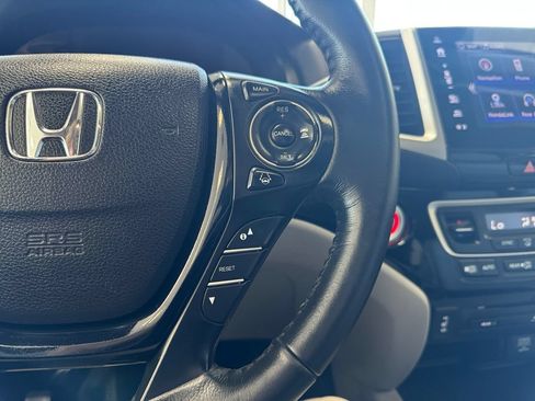 Used 2017 Honda Pilot Touring image 39