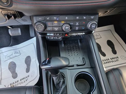 Used 2025 Dodge Durango R/T image 28