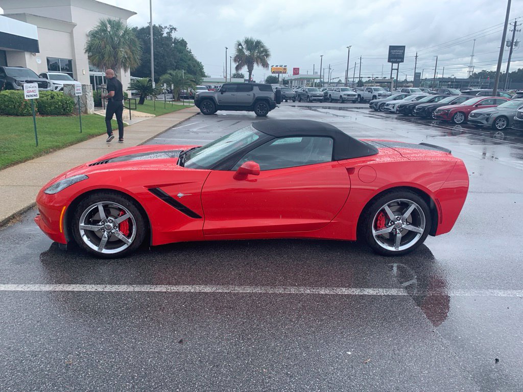 Used 2014 Chevrolet Corvette Stingray Convertible w/ 2LT Preferred Equipment Group RWD image 2