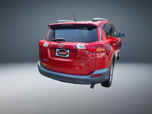 Used 2015 Toyota RAV4 LE FWD image 3