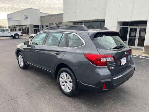 Used 2018 Subaru Outback 2.5i image 3