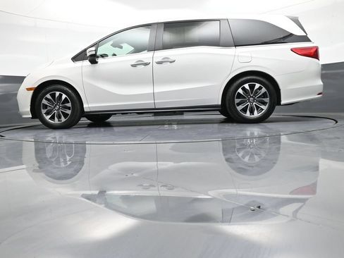 Certified 2024 Honda Odyssey EX-L image 36