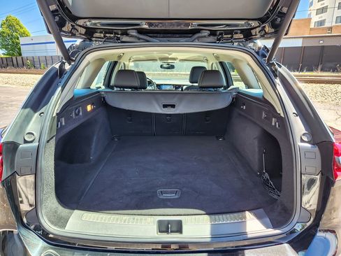 Used 2018 Buick Regal Essence w/ Sights and Sounds Package AWD/4WD image 19