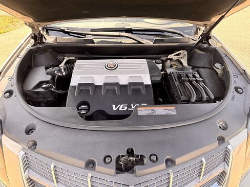 Used 2010 Cadillac SRX Luxury FWD image 29