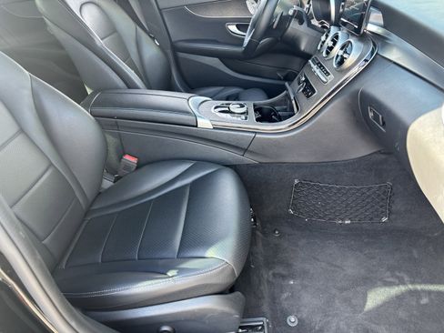 Used 2019 Mercedes-Benz C 300 Sedan image 11