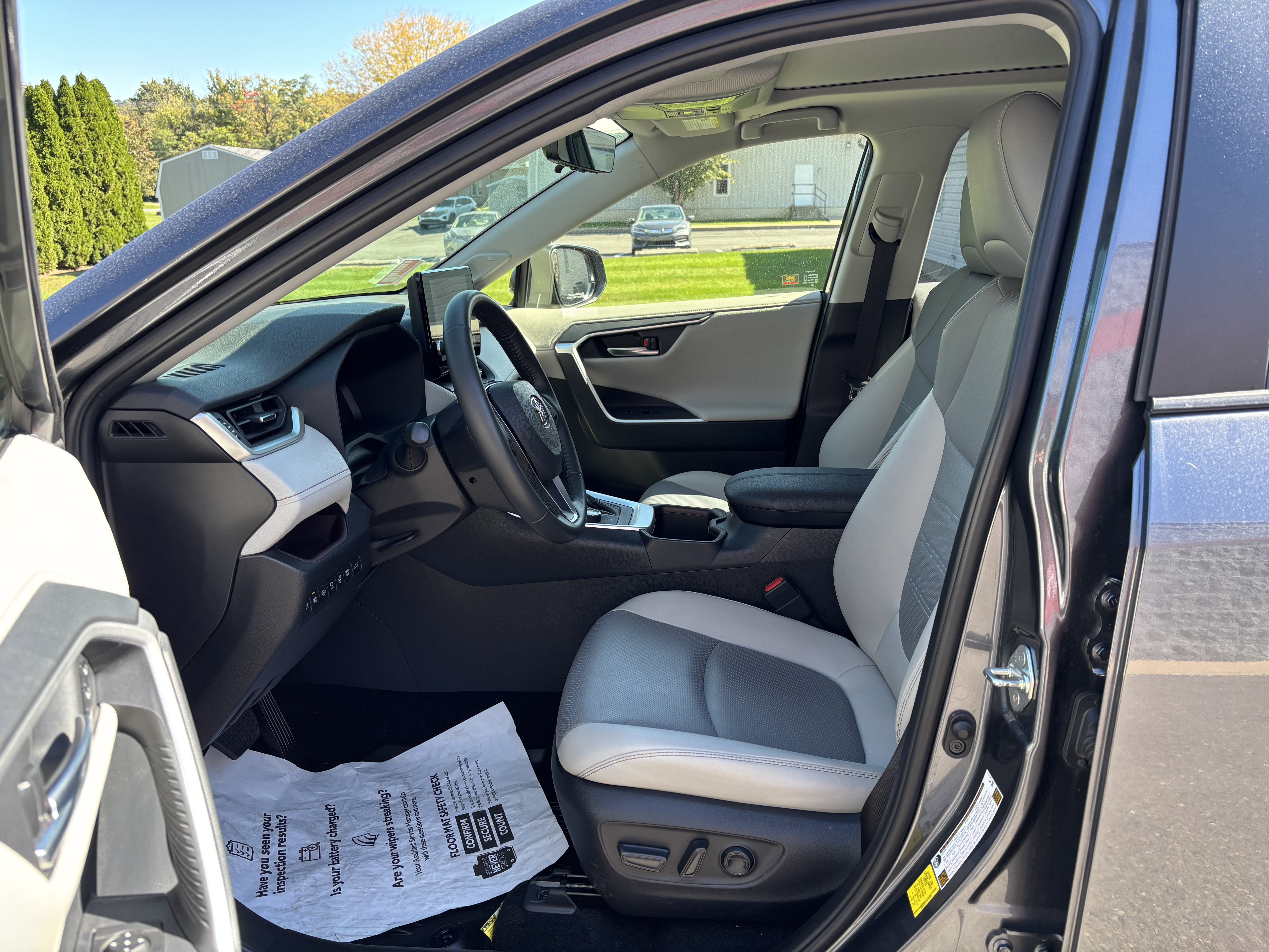 Used 2024 Toyota RAV4 Limited w/ Advanced Technology Package AWD/4WD image 13