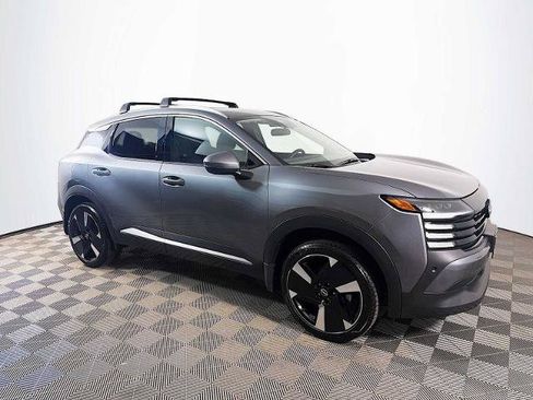 Certified 2025 Nissan Kicks SR AWD/4WD image 3